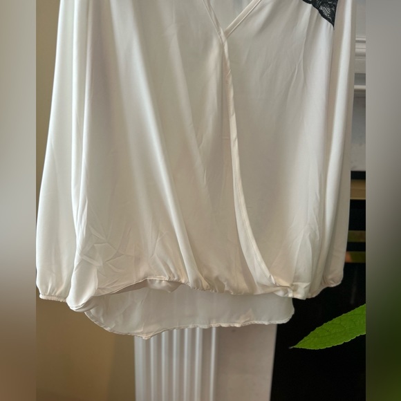 Donating 10/24 Like new! Charlotte Russe Sz L gorgeous top❣️ - Picture 7 of 10